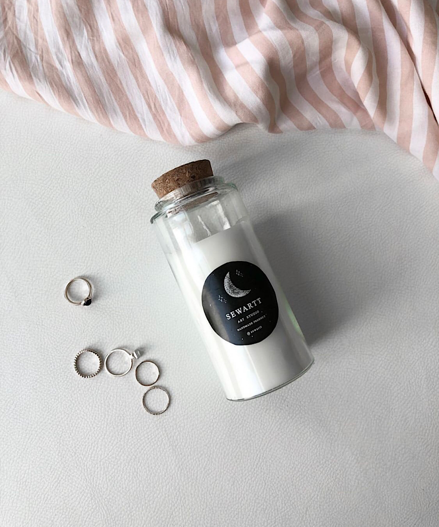 شمع جار در چوب پنبه ای