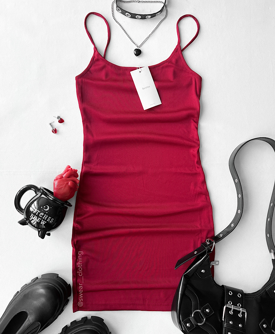 پیراهن زرشکی برشکا