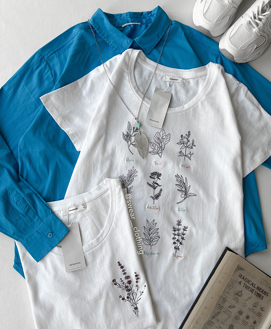 تیشرت سفید گلدار