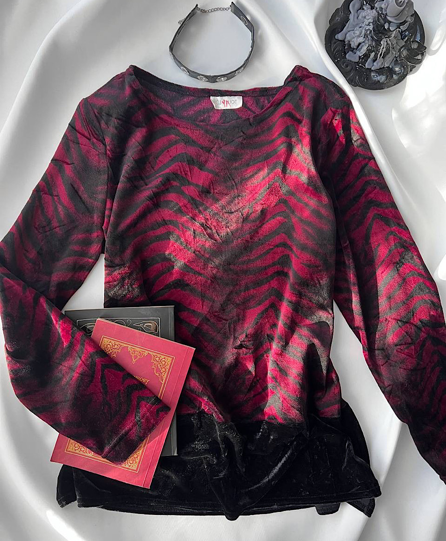 بلوز مخمل آستین بلند زبرا ومپایری