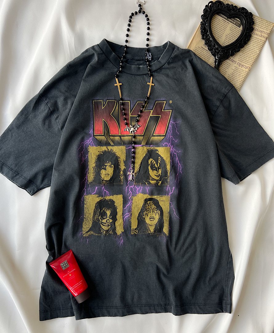 تیشرت سنگشور ذغالی kiss